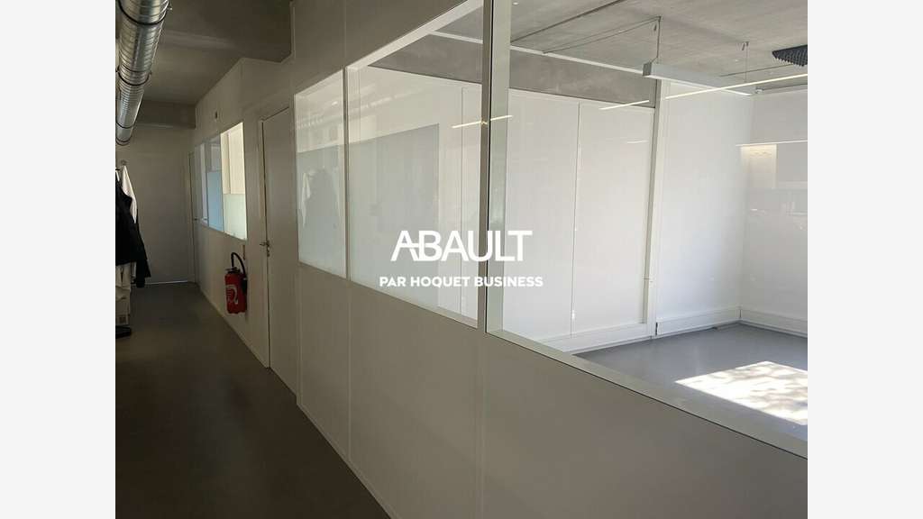 Local commercial de 278m² à louer à Cornebarrieu