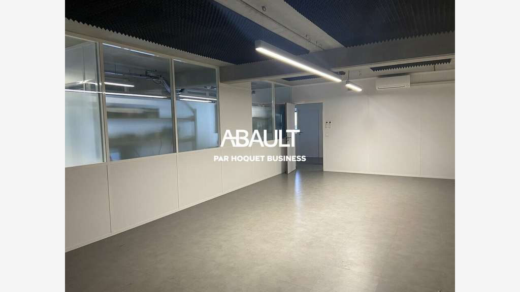 Local commercial de 278m² à louer à Cornebarrieu
