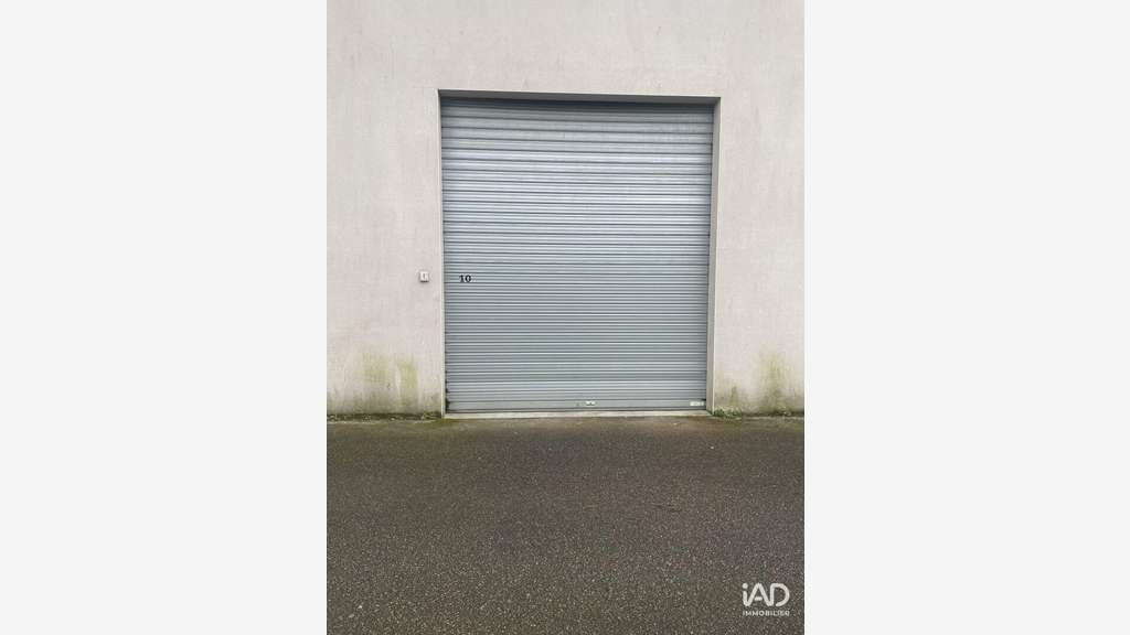 A louer box de stockage de 40m² Hauts de Couëron