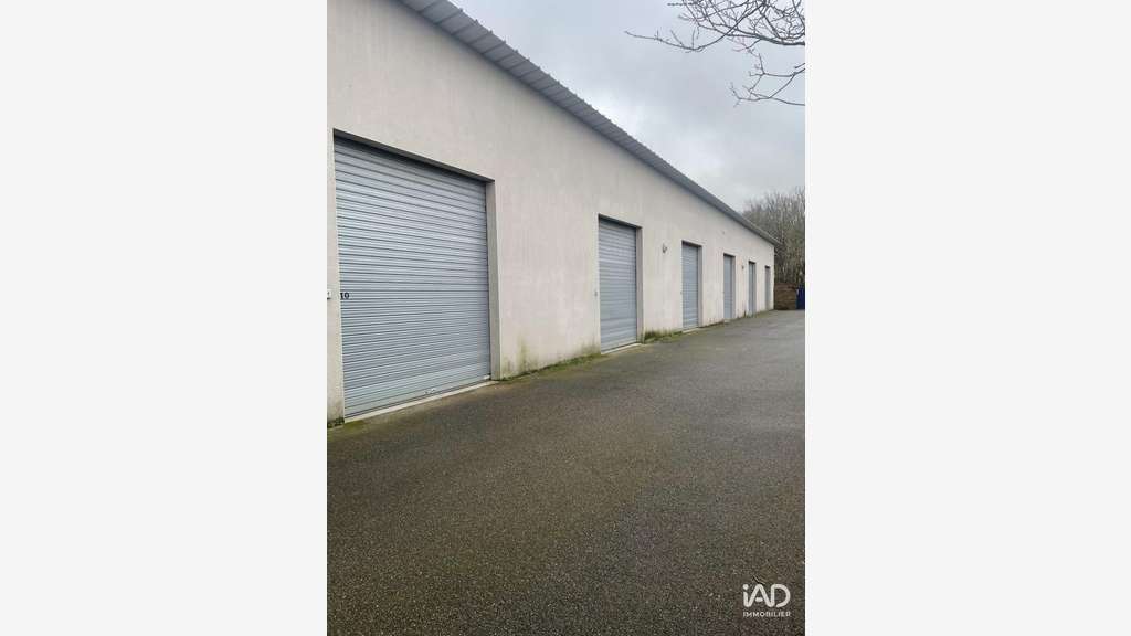 A louer box de stockage de 40m² Hauts de Couëron