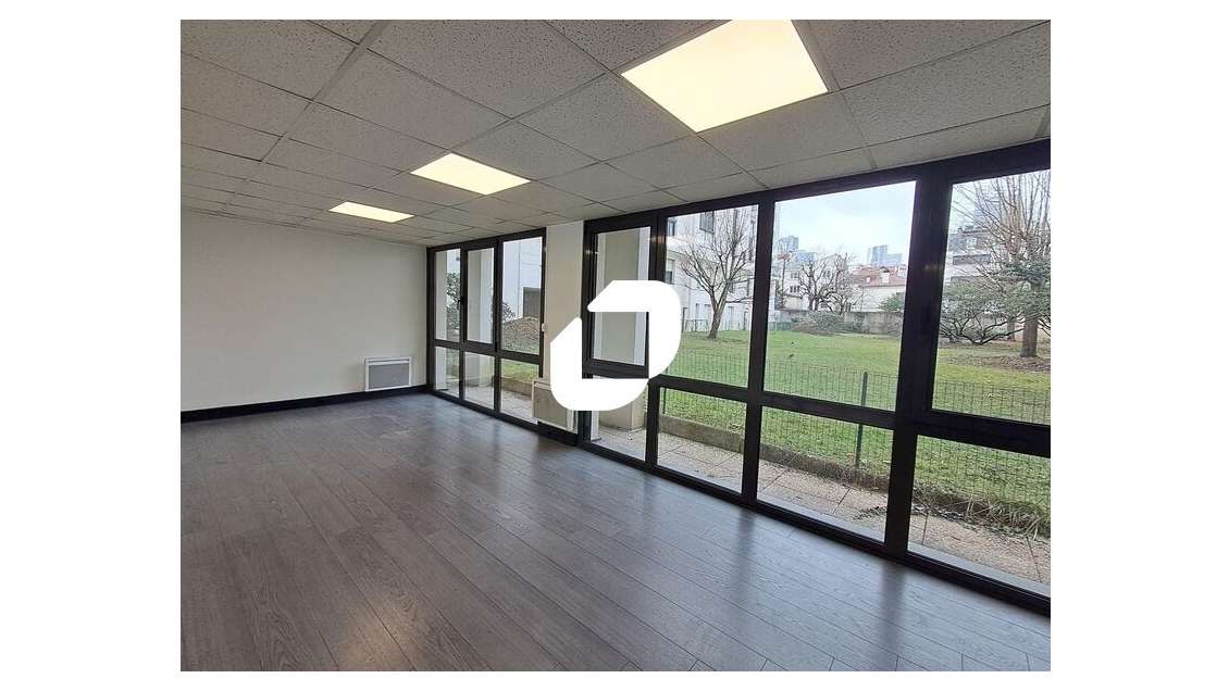 A louer Local commercial 114m² Courbevoie