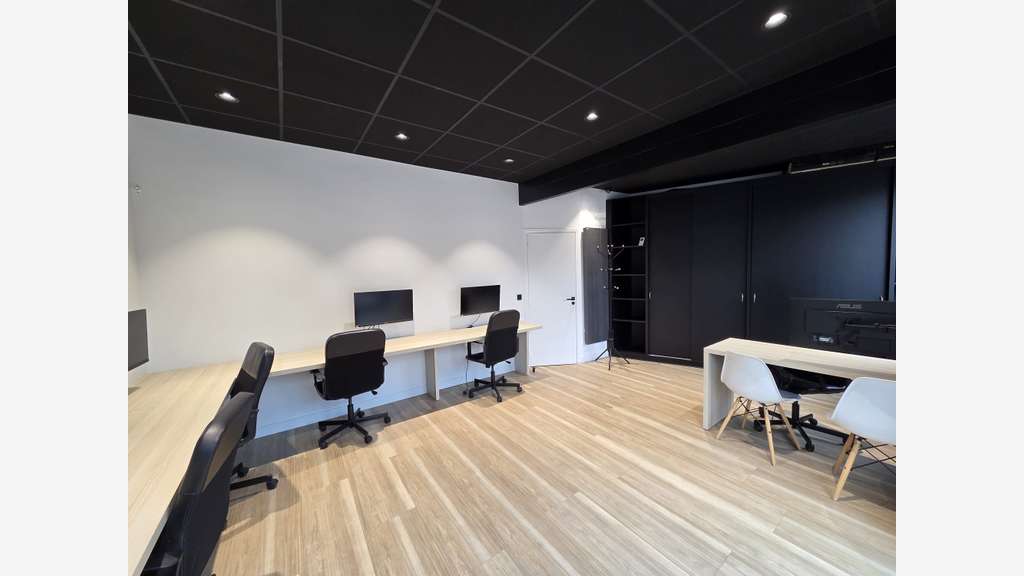 Local commercial à louer à Courbevoie Becon