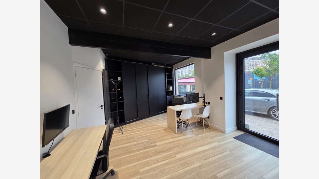 Local commercial à louer à Courbevoie Becon