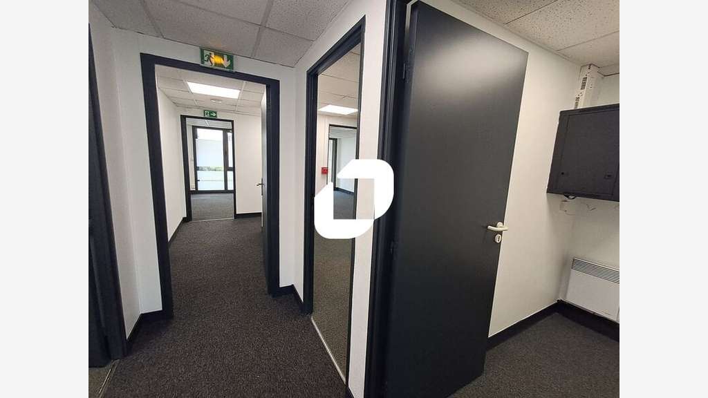 A louer Local commercial 114m² Courbevoie