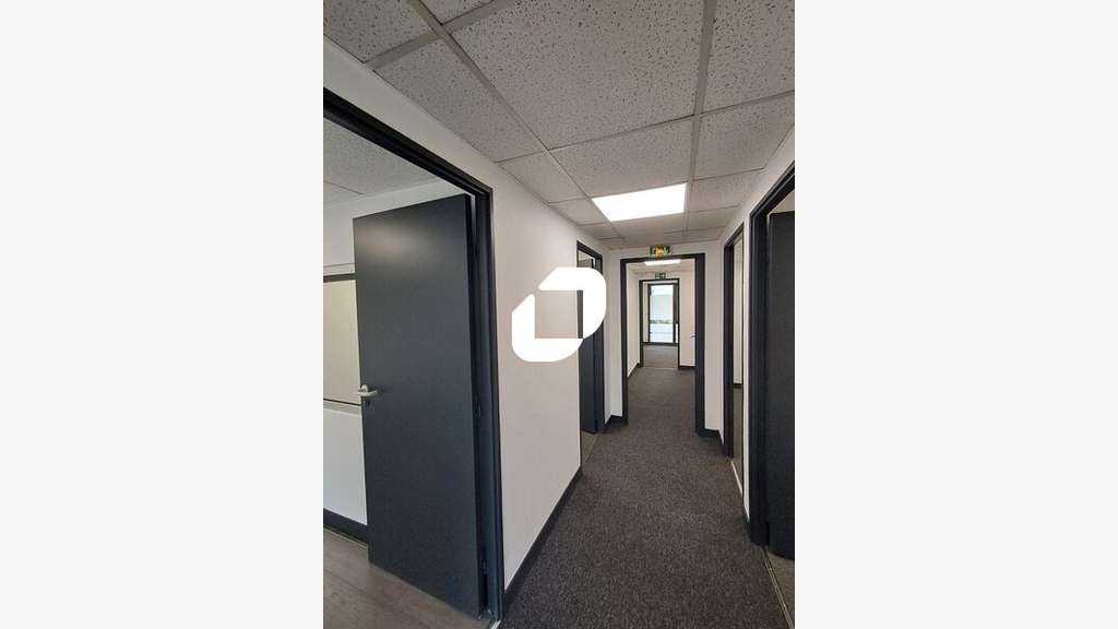 A louer Local commercial 114m² Courbevoie