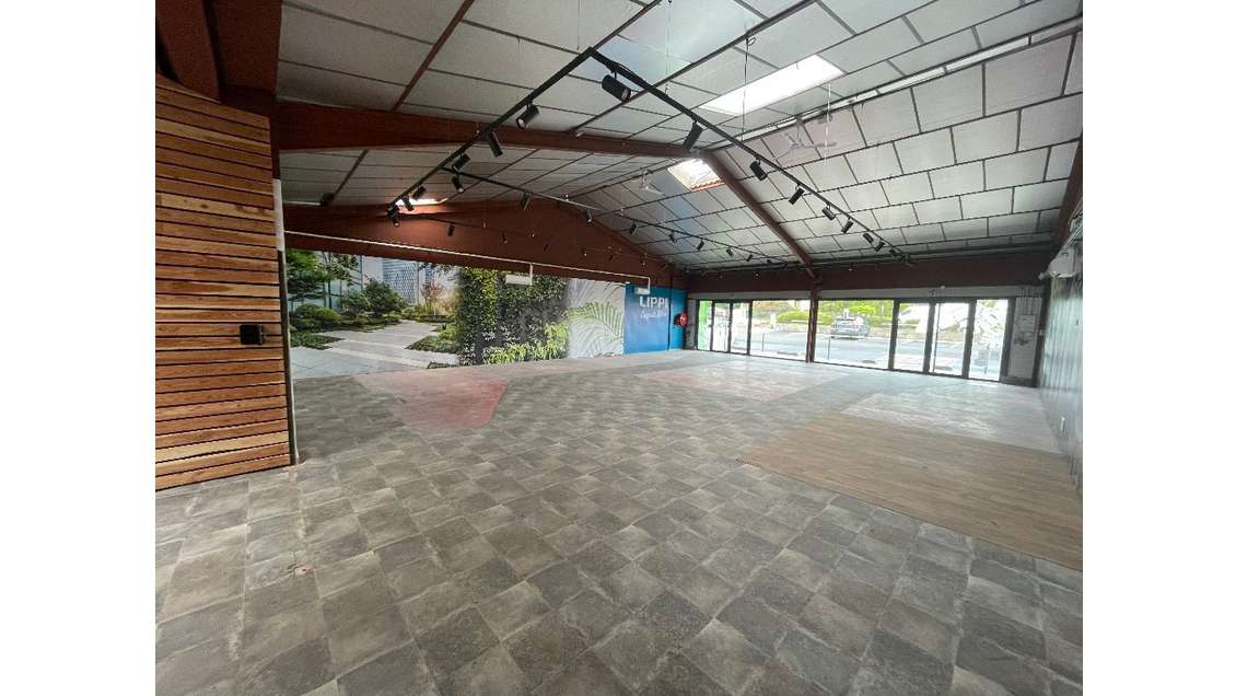 A louer local pro de 460m² à Cournon-d'Auvergne