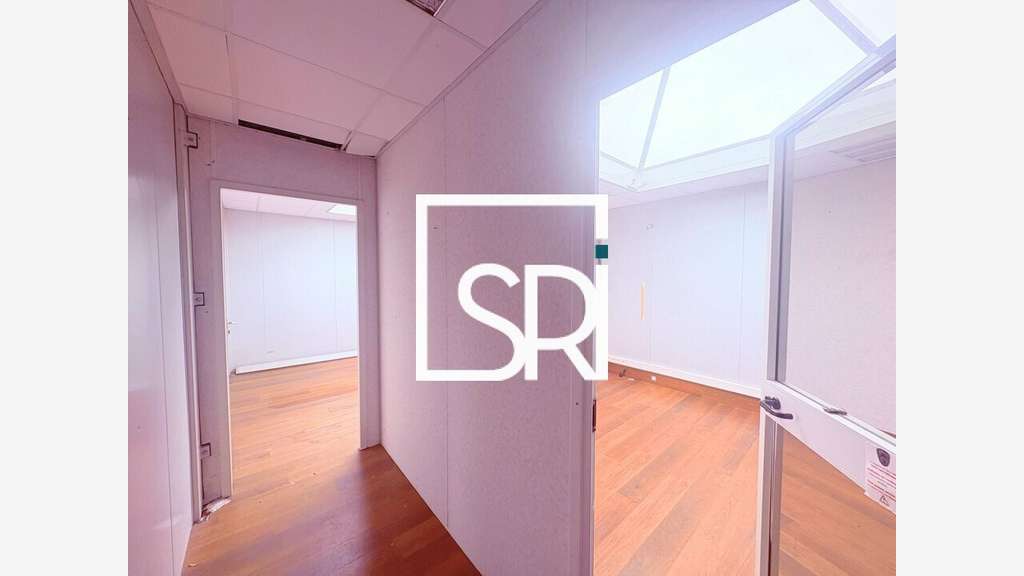 Local commercial 1130m² à louer Cournon d'Auvergne