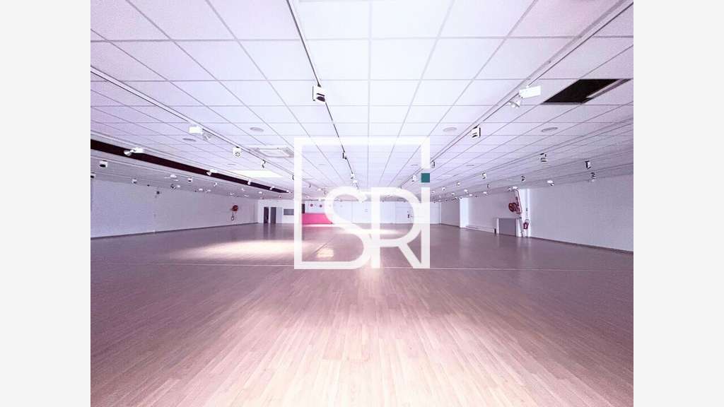 Local commercial 1130m² à louer Cournon d'Auvergne
