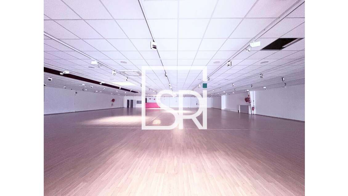 Local commercial 1130m² à louer Cournon d'Auvergne