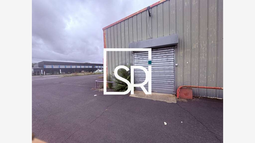 Local commercial 1130m² à louer Cournon d'Auvergne