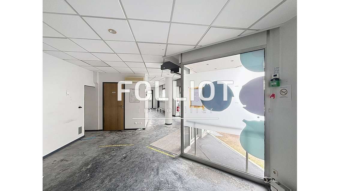 A louer local commercial de 150m² à Coutances 