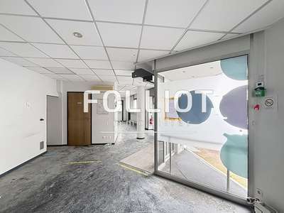 A louer local commercial de 150m² à Coutances 