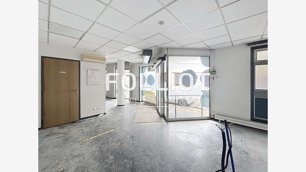 A louer local commercial de 150m² à Coutances 