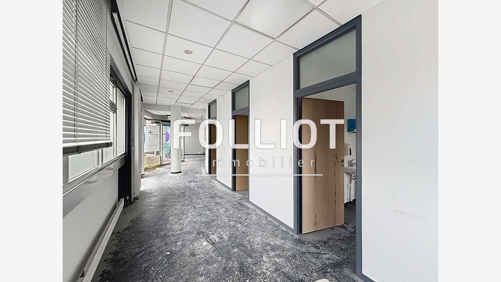A louer local commercial de 150m² à Coutances 