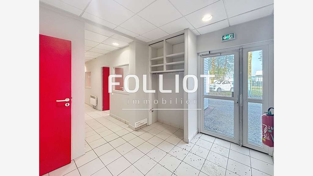 Loue local commercial de 235m² à Coutances