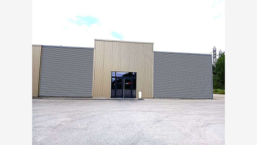 Local commercial 430m² à louer en ZAC à Craon