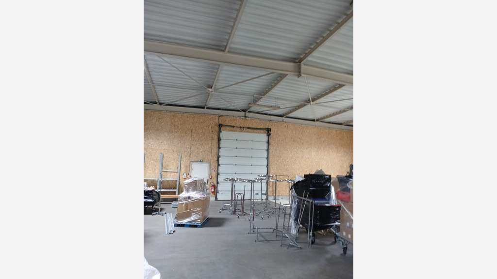 Local commercial 430m² à louer en ZAC à Craon