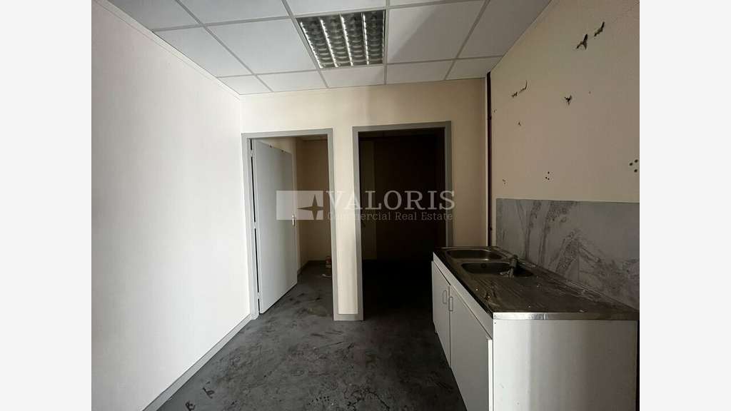 A louer local commercial 1545m² Crêches-sur-Saône