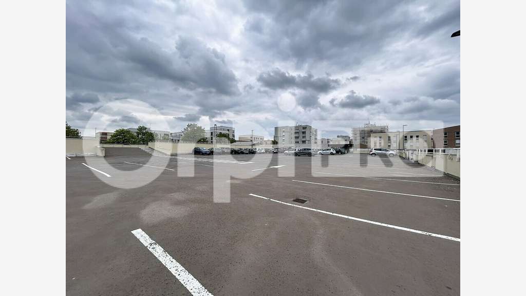 Local commercial 67m² à louer à Creil