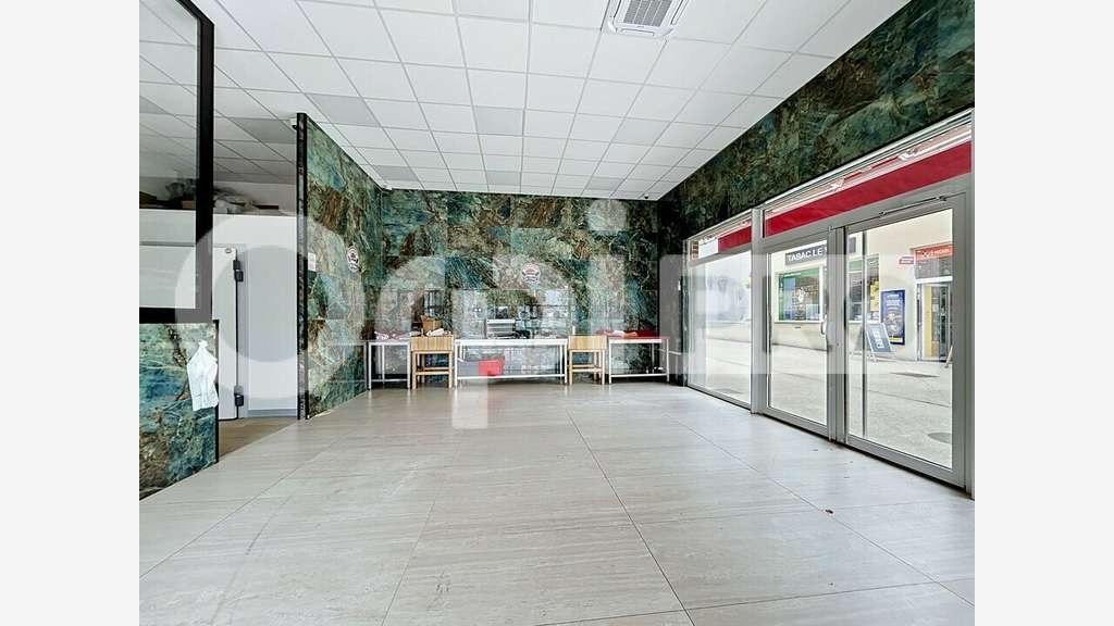 Local commercial 67m² à louer à Creil