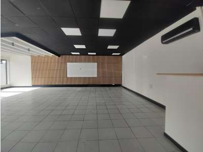 A louer local commercial 90m² à Creysse centre