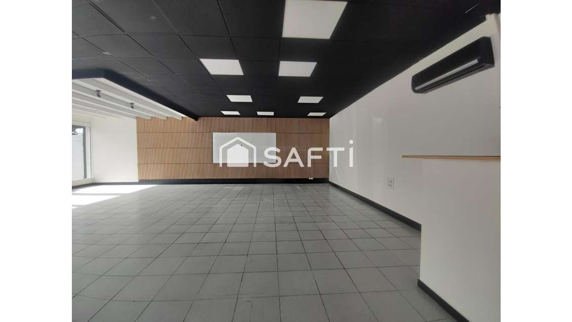 A louer local commercial 90m² à Creysse centre