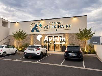 Local commercial avec sous sol de 482m² a Cuers
