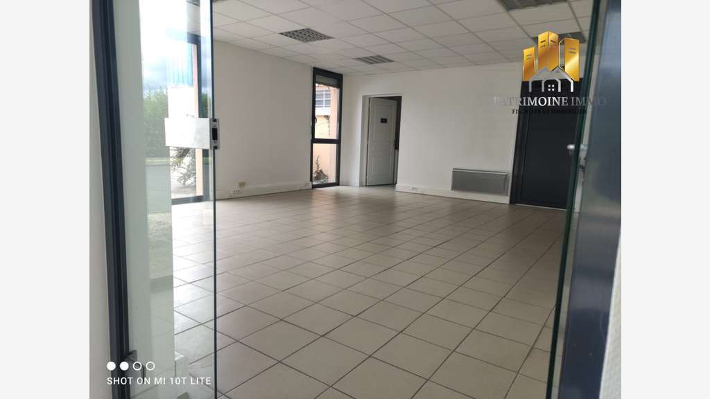 Bureau lumineux de 73m² à louer à Damigny
