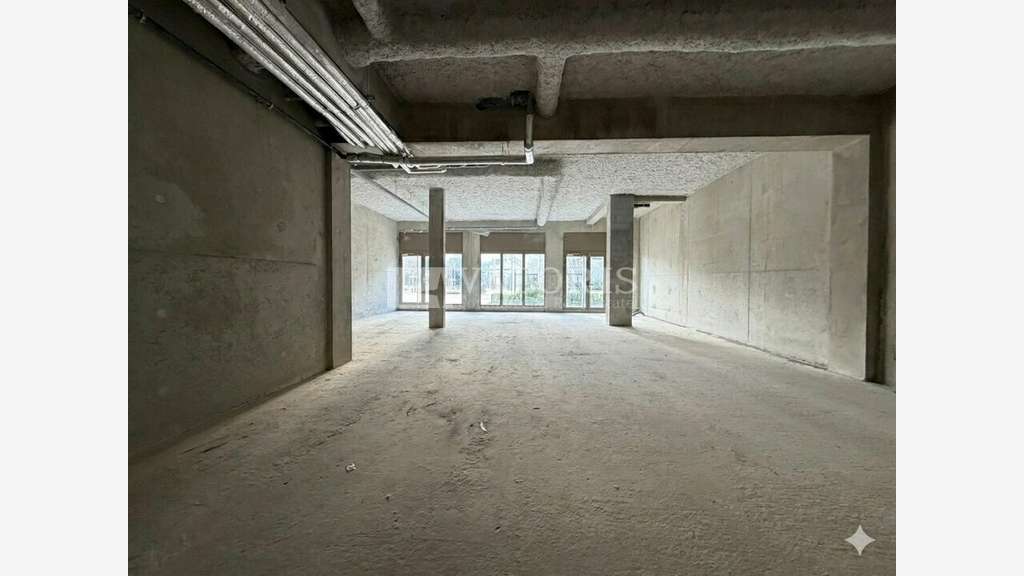 Local commercial 120m² à louer à Dardilly