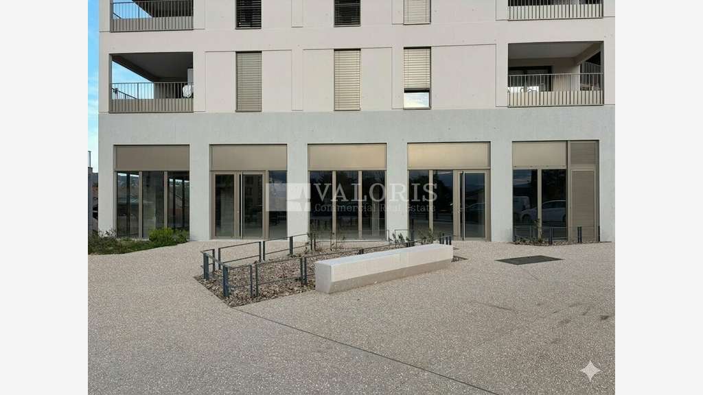Local commercial 178m² à louer à Dardilly
