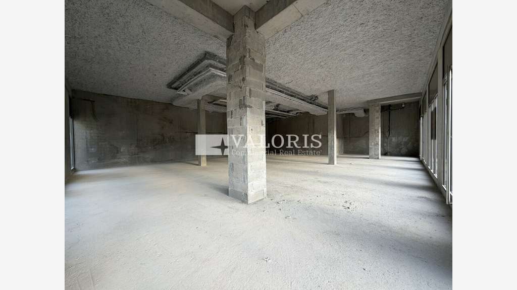 Local commercial 178m² à louer à Dardilly
