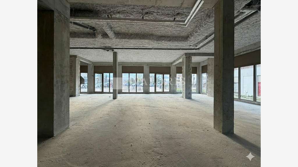 Local commercial 178m² à louer à Dardilly