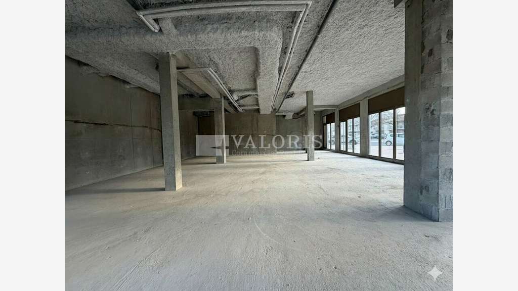 Local commercial 178m² à louer à Dardilly