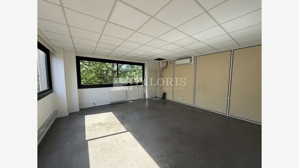 A louer local commercial 360m² Dardilly Techlid