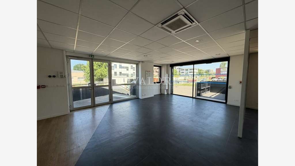 A louer local commercial 360m² Dardilly Techlid