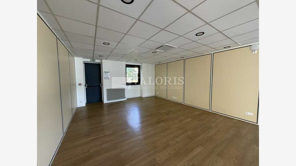 A louer local commercial 360m² Dardilly Techlid