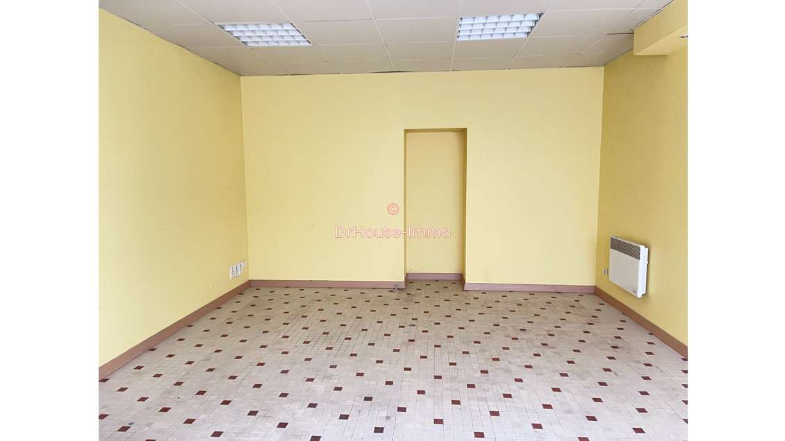 A louer local professionnel 34m² à Darney centre