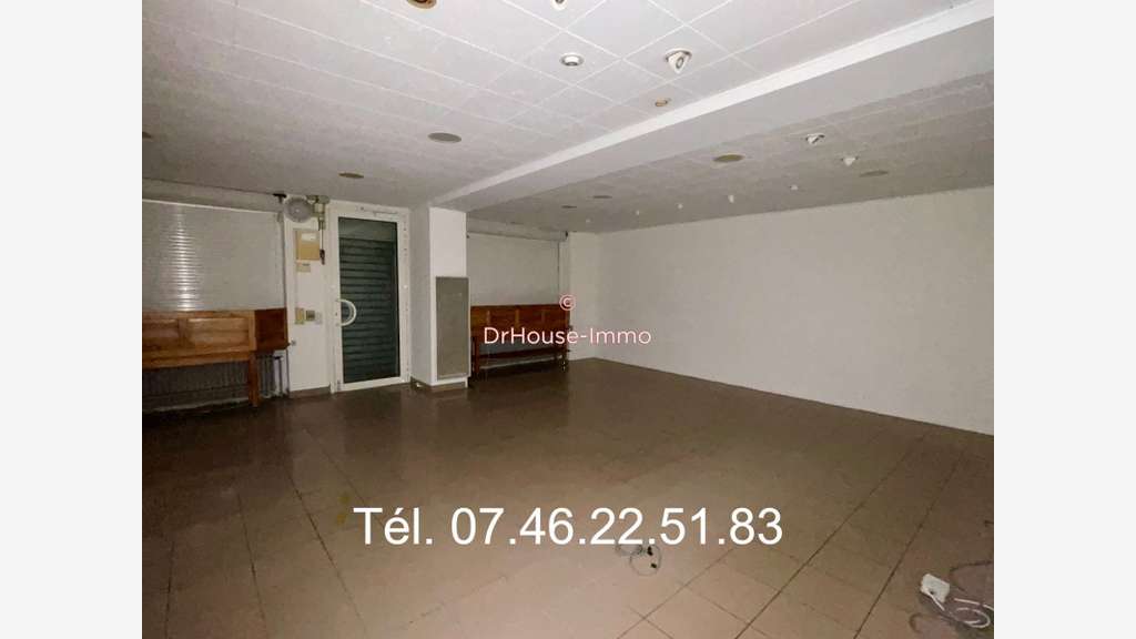 A louer local commercial 58m² à Darney centre