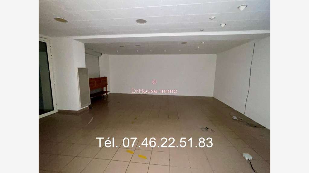 A louer local commercial 58m² à Darney centre