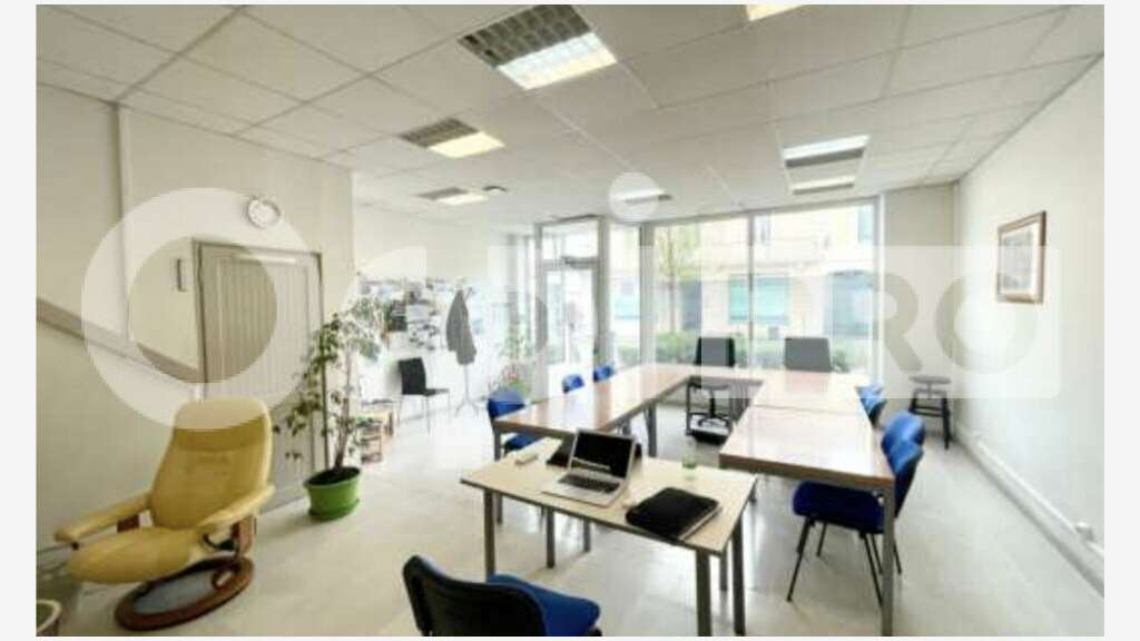 Local commercial 90m² à louer axe passant à Dax