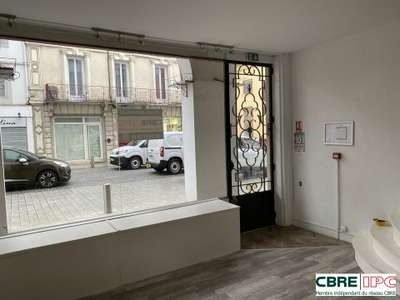 A louer local commercial 24m² centre ville Dax