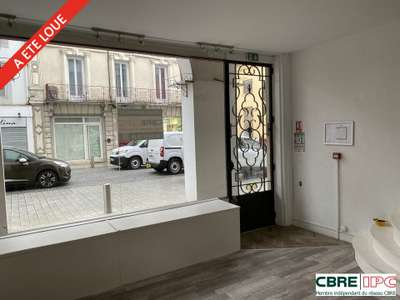 A louer local commercial 24m² centre ville Dax