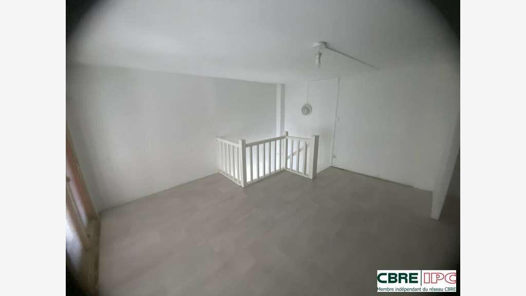A louer local commercial 24m² centre ville Dax