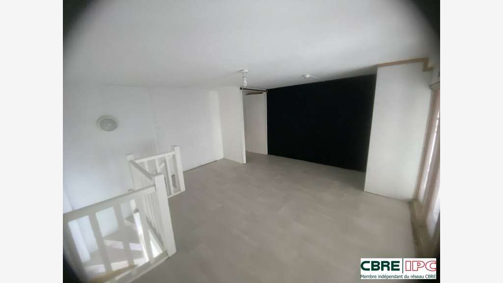 A louer local commercial 24m² centre ville Dax