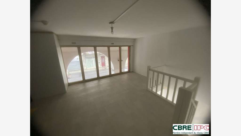 A louer local commercial 24m² centre ville Dax