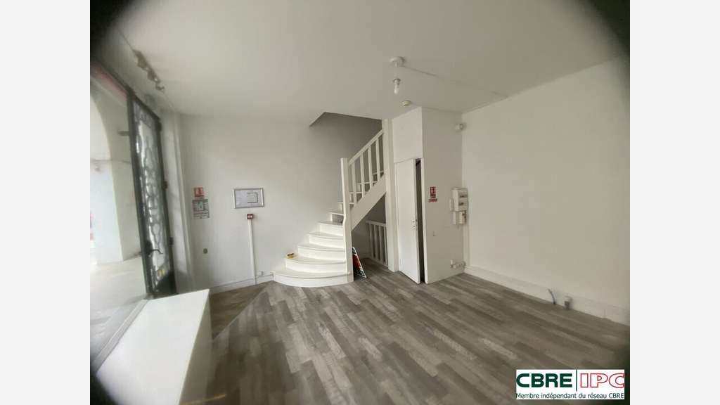A louer local commercial 24m² centre ville Dax