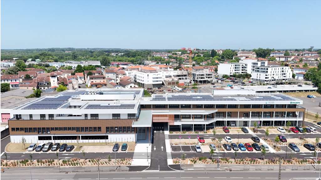 A louer dans zone commerciale LOCAL de 251 m²
