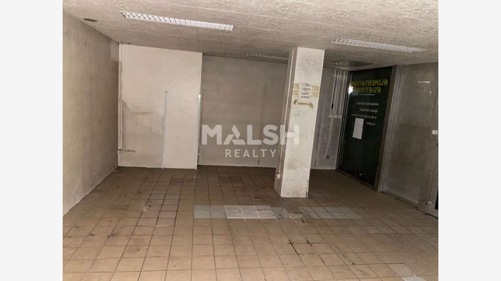 A louer local 93m² proche Groupama Stadium Décines