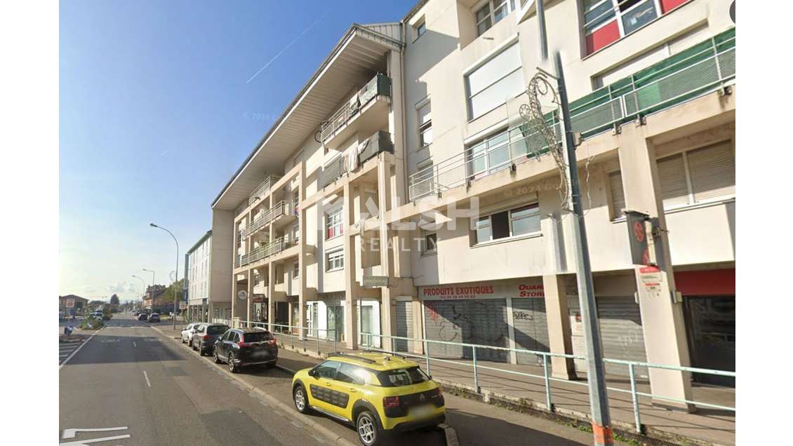 A louer local 93m² proche Groupama Stadium Décines
