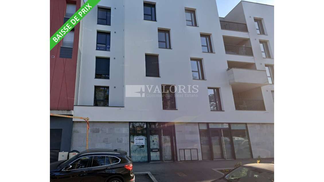 DÉCINES-CHARPIEU - LOCAL COMMERCIAL à louer